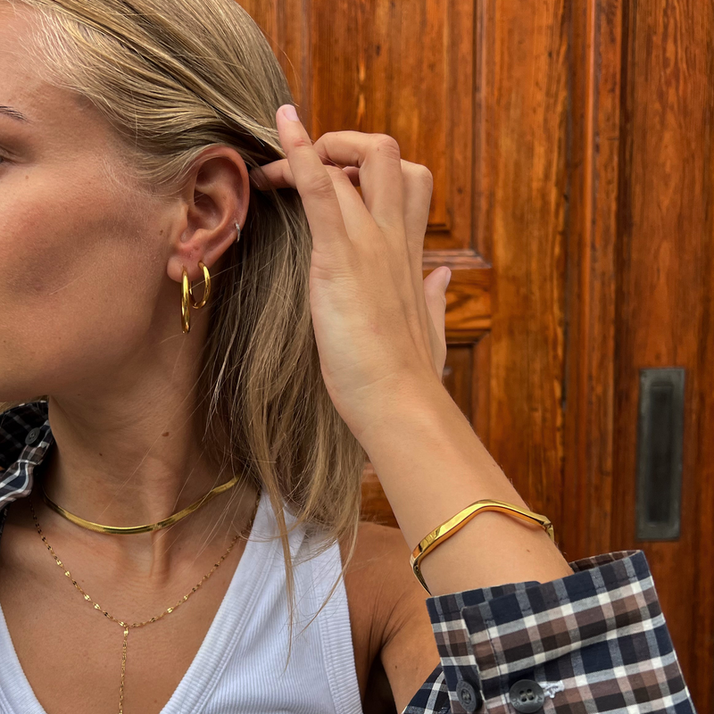 Medium hoops 16mm - 18k gold plated